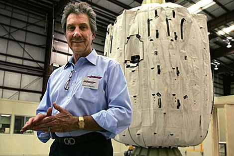 Robert Bigelow en su hangar espacial. | Archivo