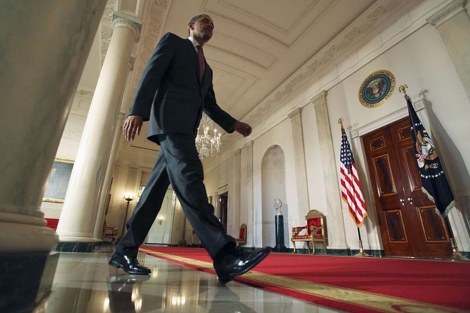 El presidente Obama se dirige a la sala donde pronunci el discurso. | Reuters