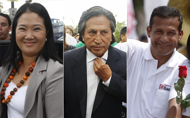 Alejandro Toledo, entre Keiko Fujimori (izqda.) y Ollanta Humala (dcha.).