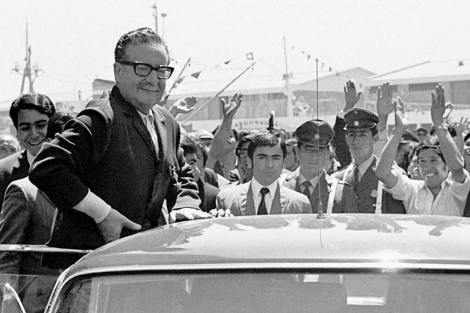 Salvador Allende durante un acto en Valparaso.