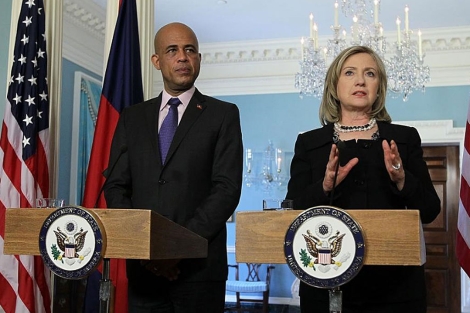 Martelly y Clinton en su comparecencia ante la prensa en Washington. | AFP