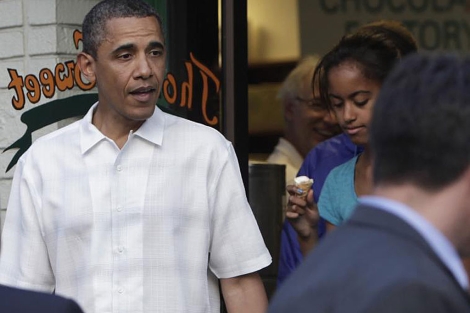 Barack Obama junto a su hija Malia el 19 de junio, Da del Padre en EEUU. | Reuters
