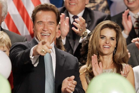 La pareja en una imagen de cuando Schwarzenegger era gobernador. | AP
