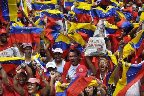 Miles de chavistas se manifiestan en Caracas en apoyo de Chávez ...