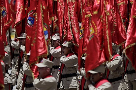 Militares bolivarianos en el desfile por el Bicentenario en Caracas. | AP