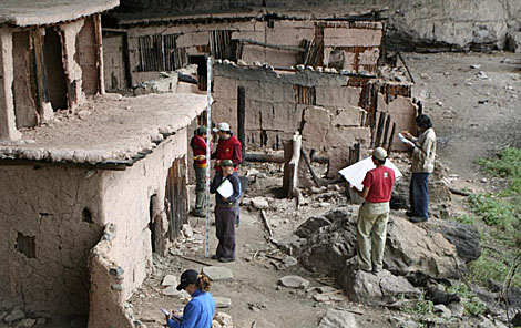 Las casas excavadas en la Cueva de Maguey, donde vivan los xiximes. | Jos Luis Punzo