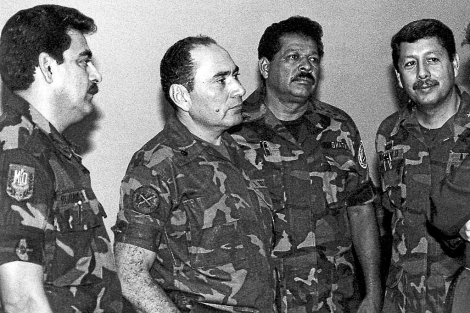 Tres de los ex militares salvadoreos reclamados por la Justicia espaola. | AP