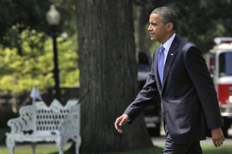 El presidente estadounidense sale del despacho Oval de la Casa Blanca. | Efe