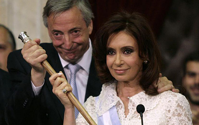 Nstor Kirchner junto a Cristina Fernndez cuando ella tom el mando del Gobierno en 2007. | Reuters