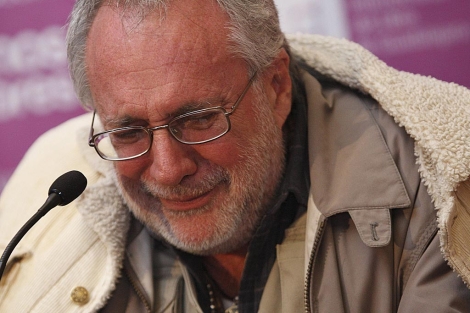 Javier Sicilia llora tras enterarse de la muerte del activista por la paz 'Nepo' Moreno. | Efe