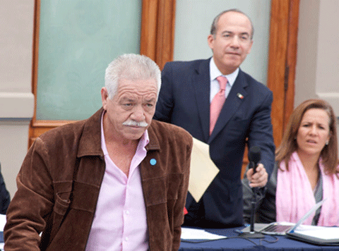 Nepomuceno Moreno, ante el presidente mexicano, Felipe Caldern. | E. M.