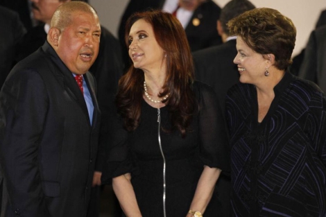 Hugo Chvez, Cristina Fernndez y Dilma Rousseff en la cumbre. | AP