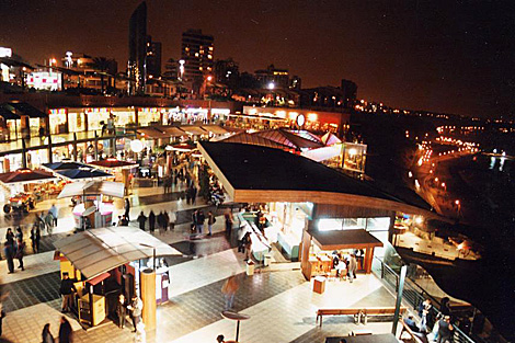 Vista del centro comercial 'Larcomar'.