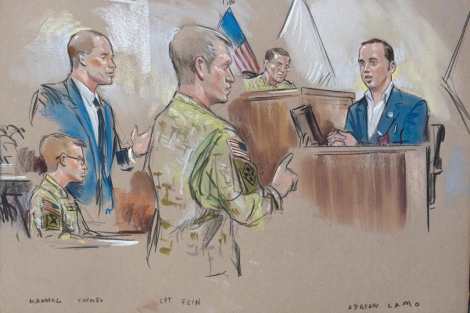 Dibujo de la audiencia del martes. Adrian Lamo (d) declara y Manning sentado (i). | AP