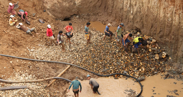 Los buscadores de oro trabajan en San Ramn. | Clovis de la Jaille (El Deber)