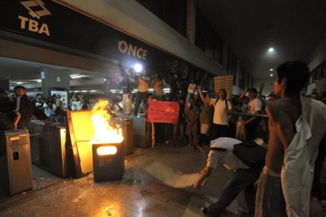Disturbios en la estacin de Once. | Afp