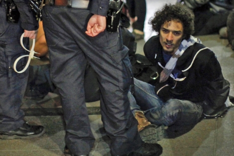 Uno de los detenidos en Zuccotti Park. | Foto: Reuters
