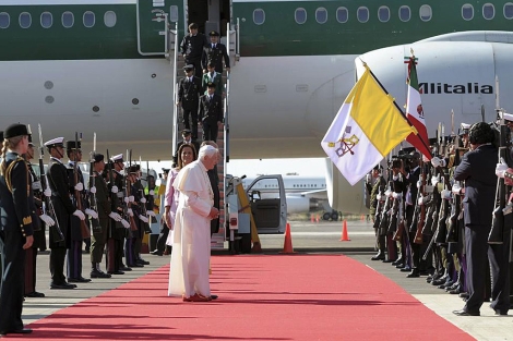 Benedicto XVI, recibido por la guardia de honor en Len, Mxico. | Reuters