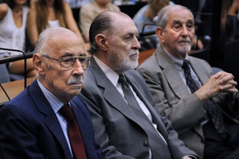 De izquierda a derecha, Jorge Rafael Videla, Jose Luis Magnacco y Ruben Franco. | Afp