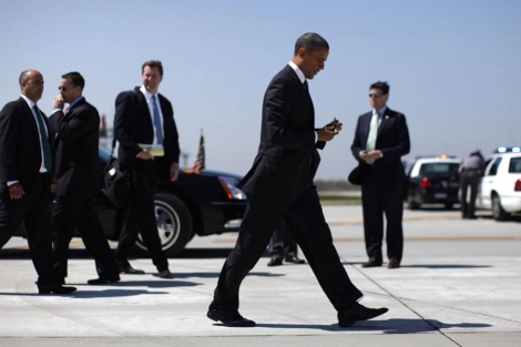 Obama, rodeado de miembros del Servicio Secreto en Cleveland. | Reuters