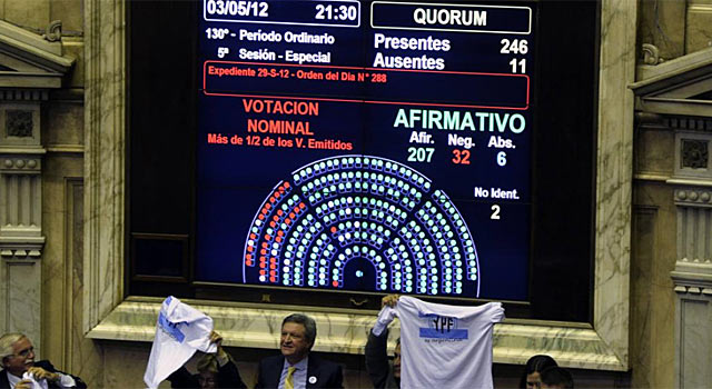 Diputados argentinos celebran la histrica mayora de la votacin. | Afp
