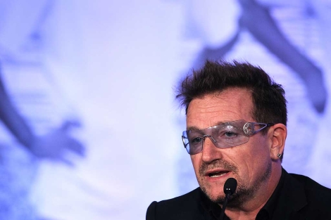 Bono, el líder y cantante de U2. | Afp