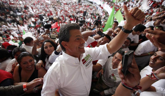 Enrique Peña Nieto, aclamado por sus seguidores. | Reuters