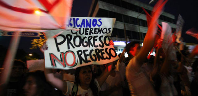 Protestas del movimiento estudiantil contra Peña Nieto.| Afp