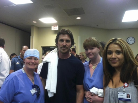 Christian Bale, en el hospital de Aurora. | Reuters