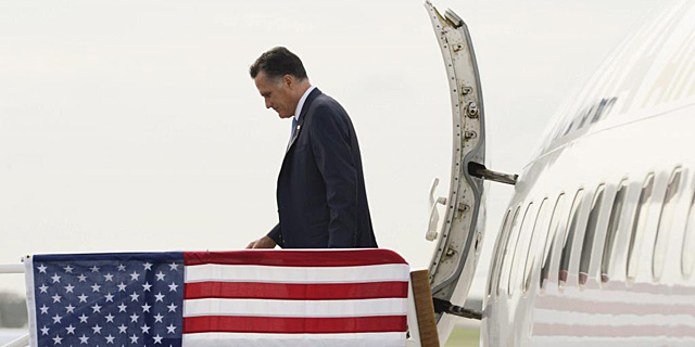 Mitt Romney, a su llegada a Tampa. | Reuters