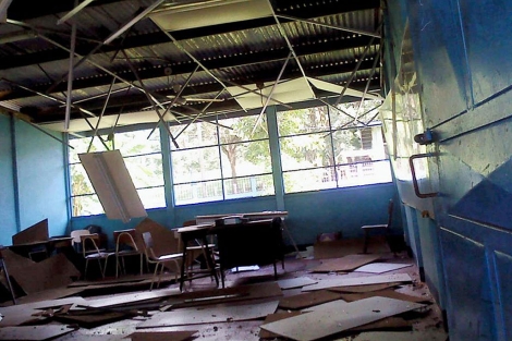destrozos en una escuela de Nandayure, cercana al epicentro.| Efe