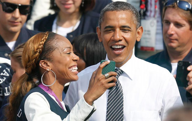 Obama recibi el viernes a la medallista olmpica Sanya Richards. | Reuters