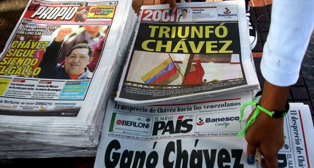 La prensa de Venezuela da cuenta del triunfo de Chávez.| Afp