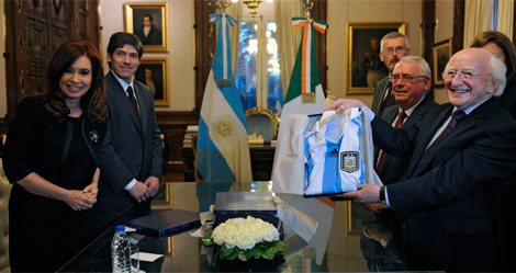 La presidenta argentina, en una reciente visita oficial del presidente irlands. | Afp