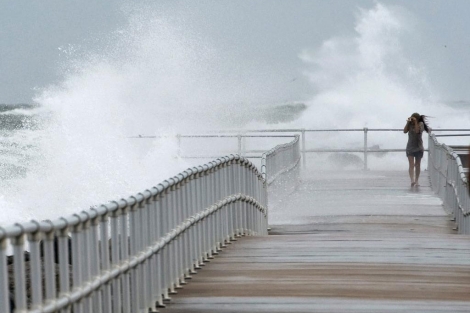 Imagen de los efectos de 'Sandy' acercndose a Florida.| Reuters