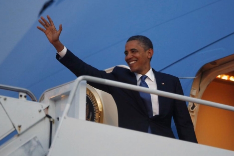 Barack Obama se despide de Asia desde el Air Force One.| Reuters