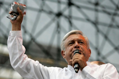 Lpez Obrador se dirige a sus seguidores en un pasado mitin en Guadalajara.