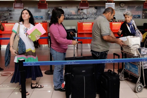 Yoani Snchez en el aeropuerto de La Habana. | Reuters