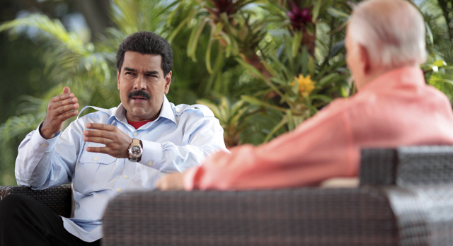 Nicolás Maduro en un momento de la entrevista. | Reuters