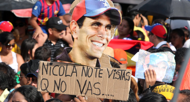 Seguidores del candidato de la oposicin, Henrique Capriles, durante la apertura de campaa. | Efe