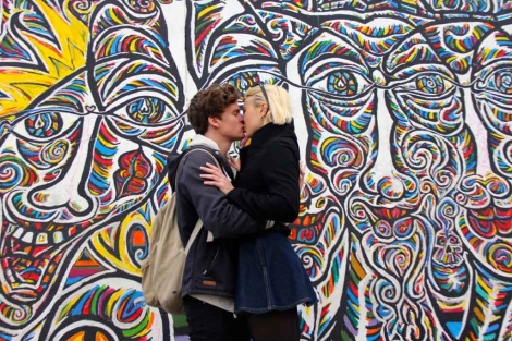 'Rompe la pared', es una fotografa tomada en el muro de Berln | I.L. VER MS FOTOS