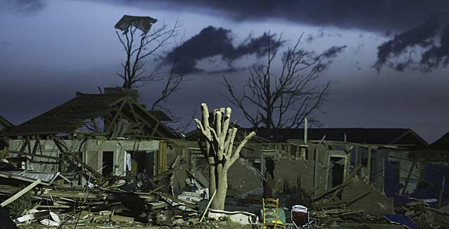 Aspecto fantasmal en el que han quedado las viviendas en Oklahoma. | Efe MS FOTOS