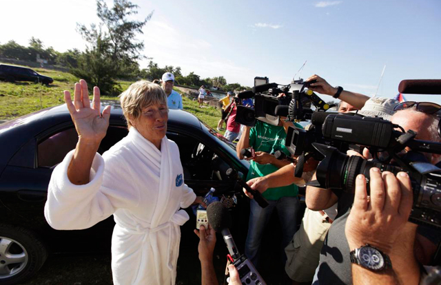 Diana Nyad, momentos antes de comezar su travesa en La Habana. | Reuters