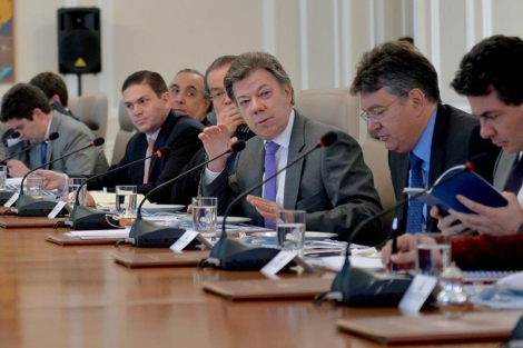 Juan Manuel Santos en un consejo de ministros.| Efe