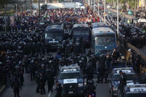 La polica ha tomado parte de la capital donde se desarrollaba la manifestacin | Efe
