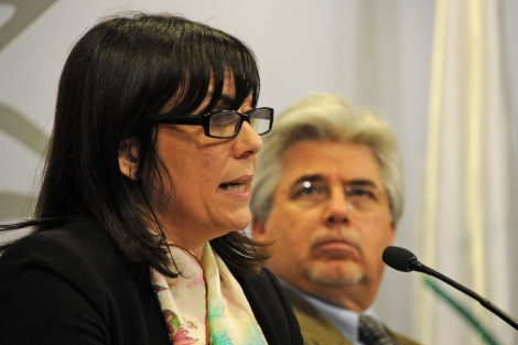 La ministra de Vivienda uruguaya y el ministro de Agricultura hablan sobre la papelera.