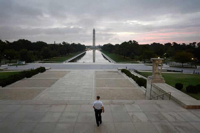 Explanada del Monumento a Lincoln con el Monumento a Washington al fondo durante el cierre administrativo. | Reuters