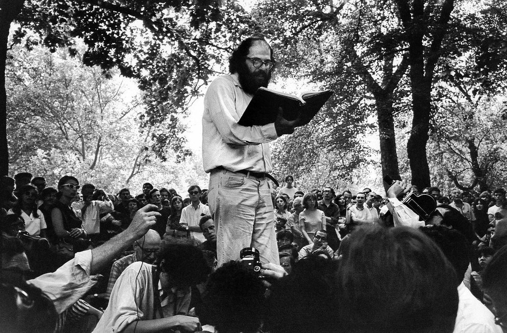 Allen Ginsberg, en Washington Square. | Pompidou