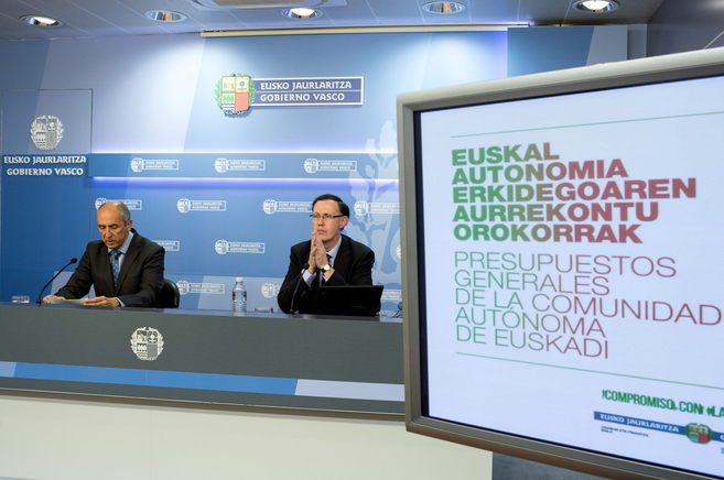 Josu Erkoreka y Ricardo Gatzagaetxebarria en la rueda de prensa