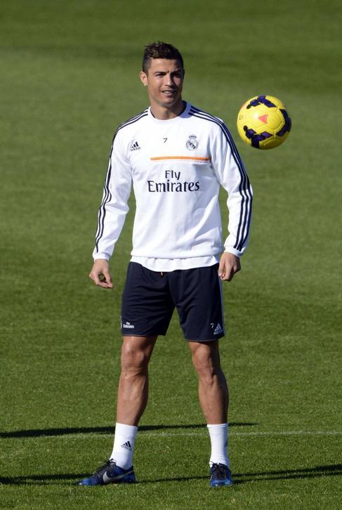 Cristiano Ronaldo durante un entrenamiento en Valdebebas.